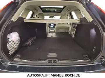 VOLVO XC60 T6 AWD Plug-in Hybrid Ultra Dark