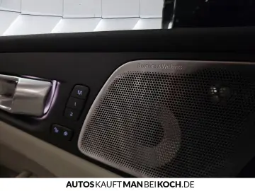 VOLVO XC60 T6 AWD Plug-in Hybrid Ultra Dark