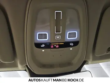 VOLVO XC60 T6 AWD Plug-in Hybrid Ultra Dark