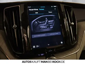 VOLVO XC60 T6 AWD Plug-in Hybrid Ultra Dark