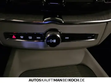 VOLVO XC60 T6 AWD Plug-in Hybrid Ultra Dark