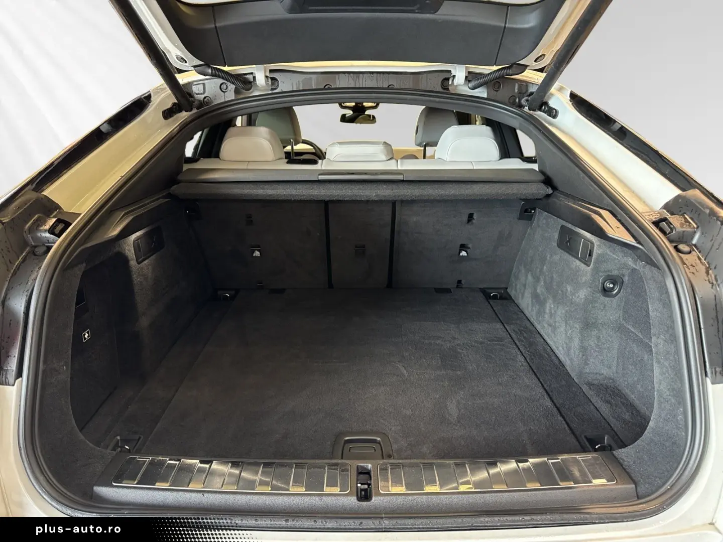 BMW X6 M60i xDrive M Sport Pro AHK DA&PA-Prof. H K