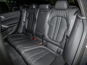 BMW X6 M60i xDrive M Sport PANO RFK NAVI LED DAB LM