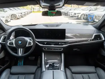 BMW X6 M60i DR.ASS.PRO.360 .PANORAMA.LED.H K.22