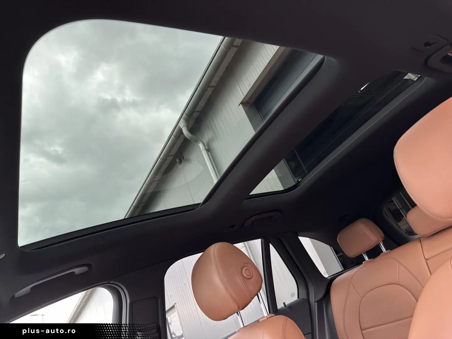 MERCEDES-BENZ GLC 300d 4M AMG-Line NAV LED KAMERA PANO DAB