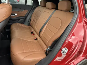 MERCEDES-BENZ GLC 300d 4M AMG-Line NAV LED KAMERA PANO DAB