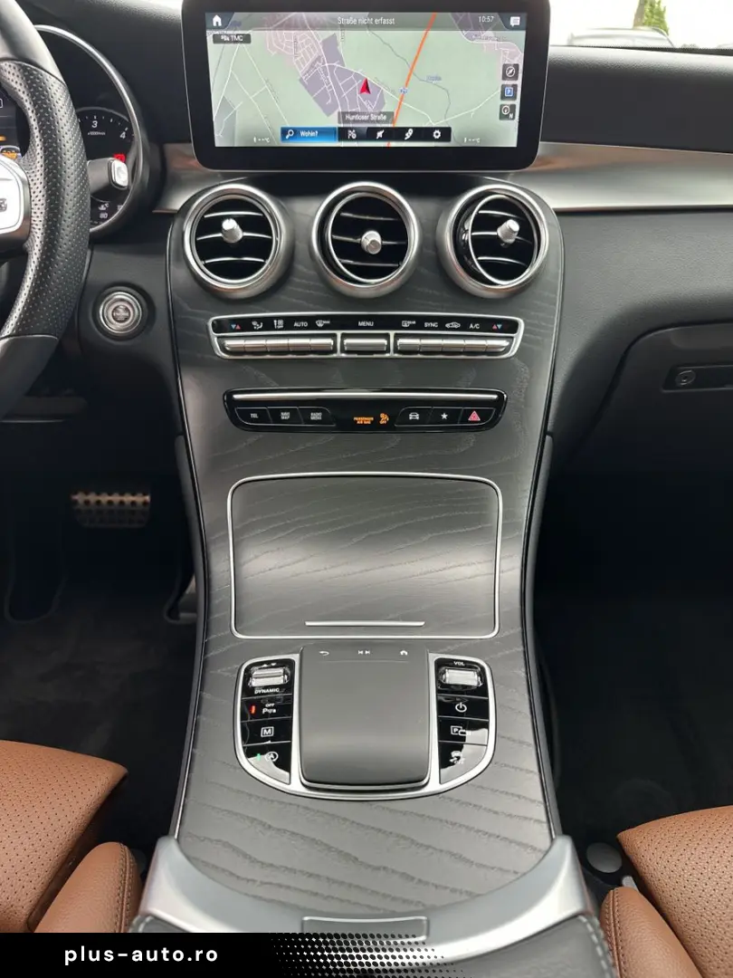MERCEDES-BENZ GLC 300d 4M AMG-Line NAV LED KAMERA PANO DAB