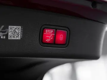 MERCEDES-BENZ GLC 300 e 4M AMG BURM MEMO 360