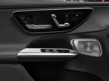 MERCEDES-BENZ GLC 300 e 4M AMG BURM MEMO 360