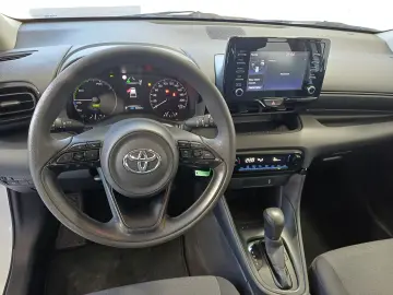 Toyota Yaris 1 5 VVT-i Hybrid Active Drive