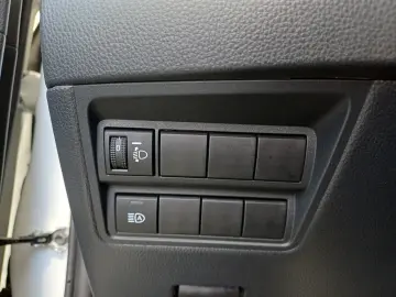 Toyota Yaris 1 5 VVT-i Hybrid Active Drive