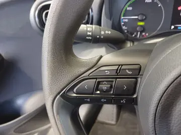 Toyota Yaris 1 5 VVT-i Hybrid Active Drive