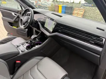 VW Touareg 3.0 TDI 4Motion R-Line