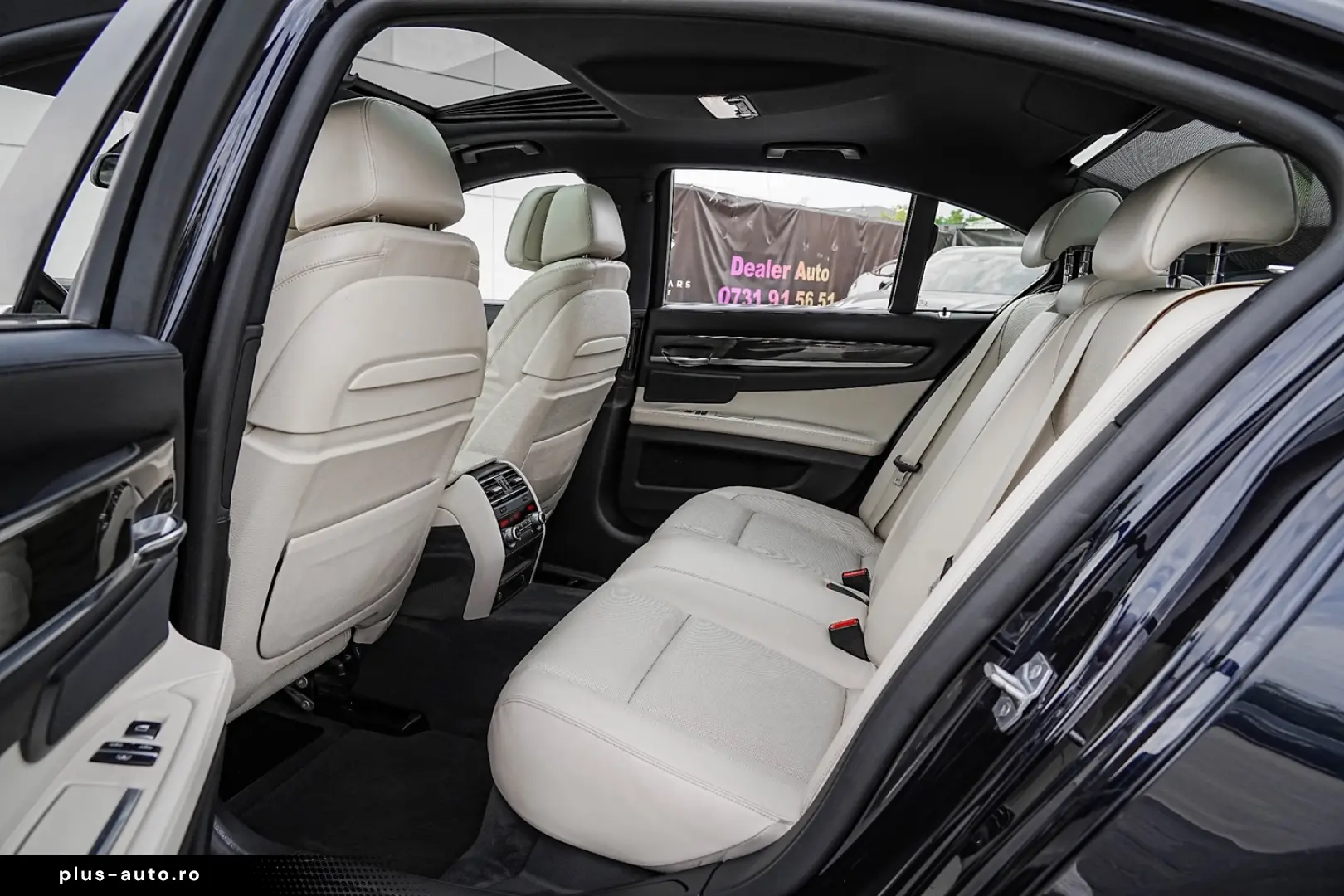 BMW Seria 7 750i xDrive Edition Exclusive