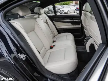 BMW Seria 7 750i xDrive Edition Exclusive