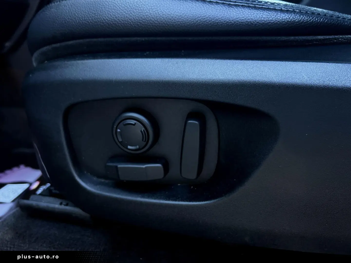 Land-Rover Discovery-Sport