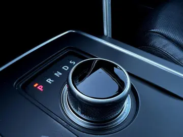 Land-Rover Discovery-Sport