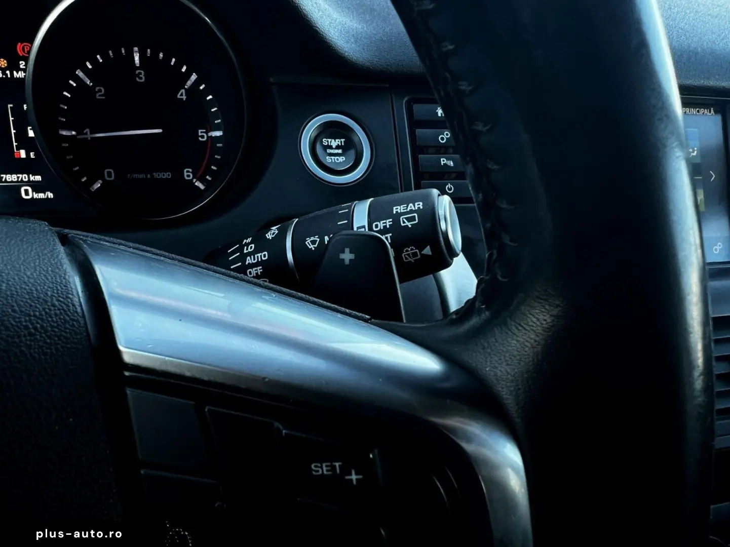 Land-Rover Discovery-Sport