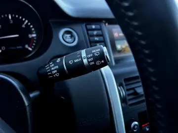 Land-Rover Discovery-Sport