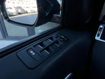 Land-Rover Discovery-Sport