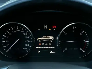 Land-Rover Discovery-Sport