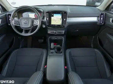 Volvo XC 40 T3 AT8 Momentum Pro