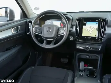 Volvo XC 40 T3 AT8 Momentum Pro