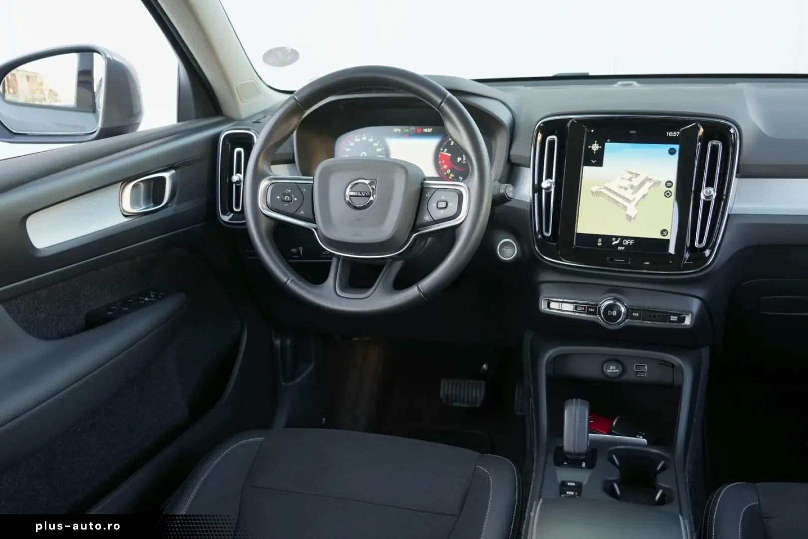 Volvo XC 40 T3 AT8 Momentum Pro