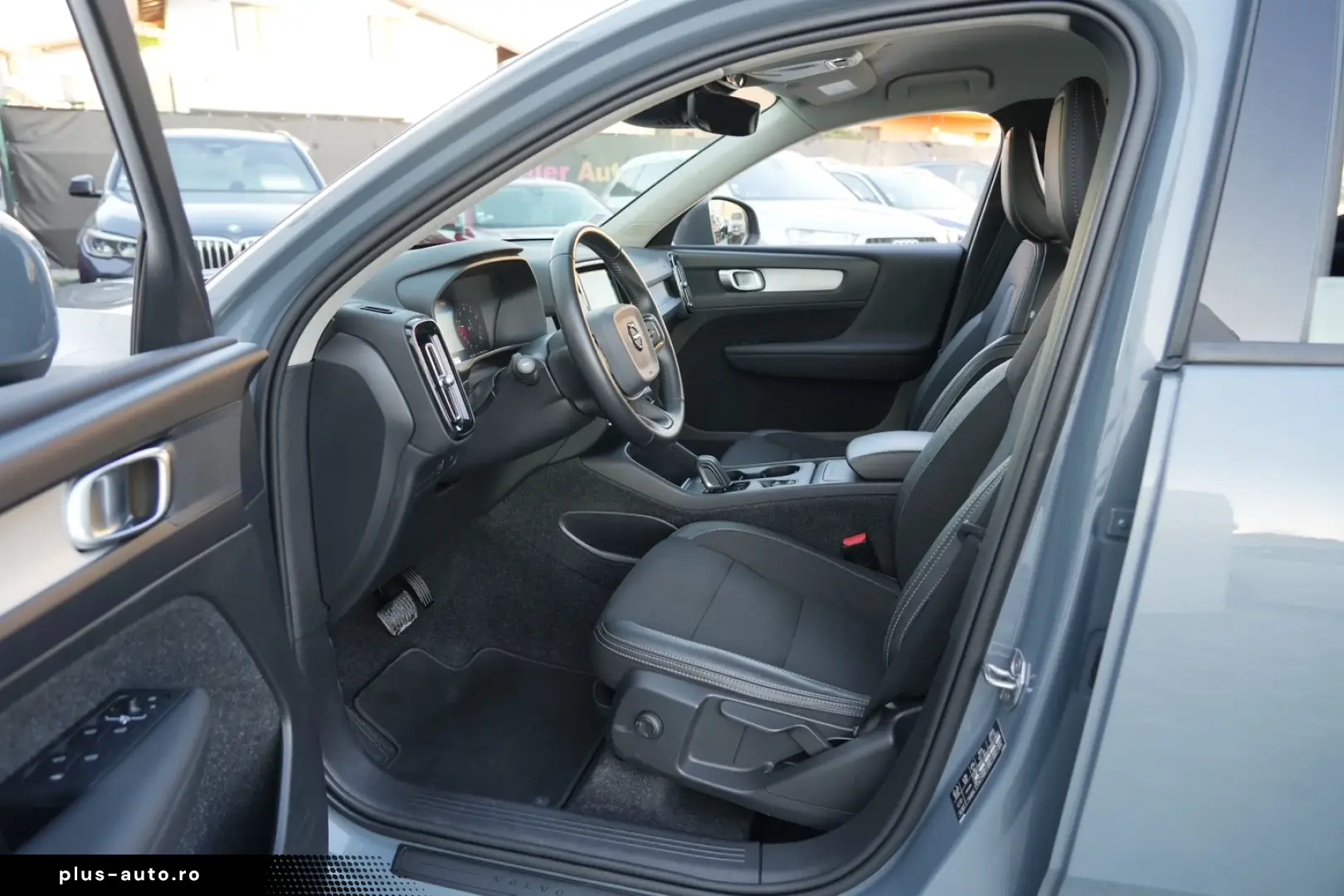 Volvo XC 40 T3 AT8 Momentum Pro