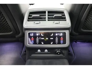 AUDI RS 6 Avant 4.0 TFSI quattro performance Navi Mat