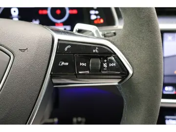 AUDI RS 6 Avant 4.0 TFSI quattro performance Navi Mat