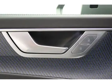 AUDI RS 6 Avant 4.0 TFSI quattro performance Navi Mat