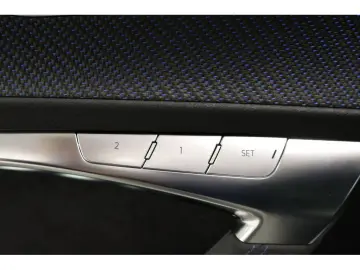 AUDI RS 6 Avant 4.0 TFSI quattro performance Navi Mat