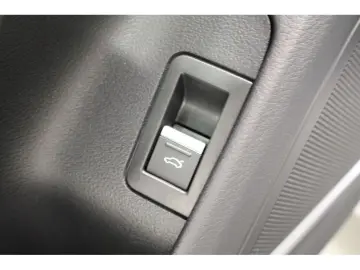 AUDI RS 6 Avant 4.0 TFSI quattro performance Navi Mat