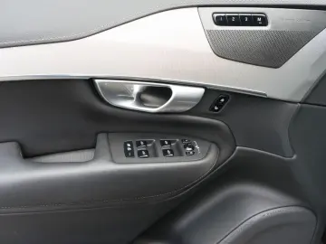 VOLVO XC90 B5 2.0 Plus