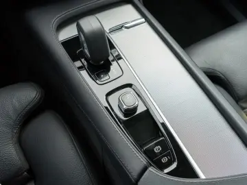 VOLVO XC90 B5 2.0 Plus