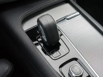 VOLVO XC90 B5 2.0 Plus