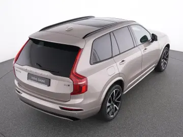 VOLVO XC90 B5 AWD Ultimate Dark