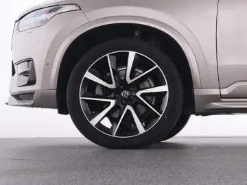 VOLVO XC90 B5 AWD Ultimate Dark