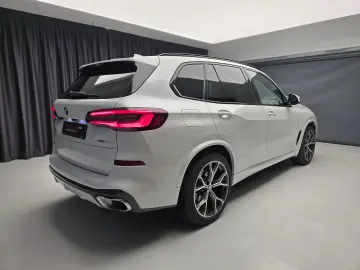 BMW X5 xDrive 30d M Packet