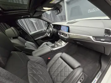 BMW X5 xDrive 30d M Packet