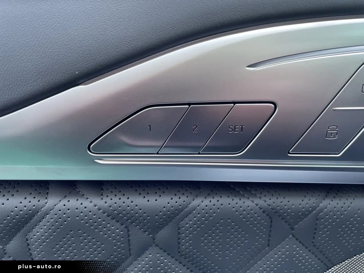 BMW M8 Cabrio Competition   360 Laser ACC Soft Close