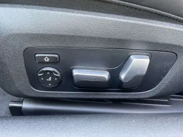 BMW M8 Competition Coupé xDrive 360  B&W Carbon ext.