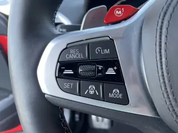 BMW M8 Competition Coupé xDrive 360  B&W Carbon ext.