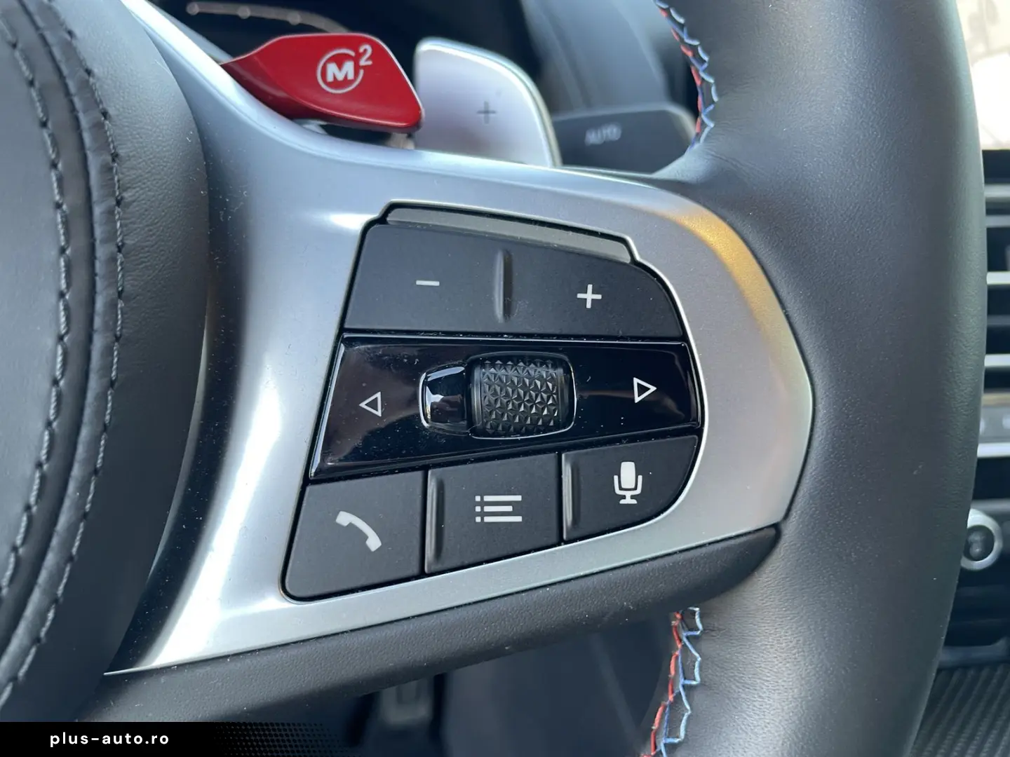 BMW M8 Competition Coupé xDrive 360  B&W Carbon ext.