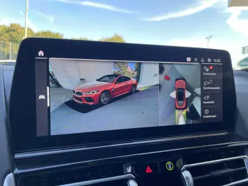 BMW M8 Competition Coupé xDrive 360  B&W Carbon ext.