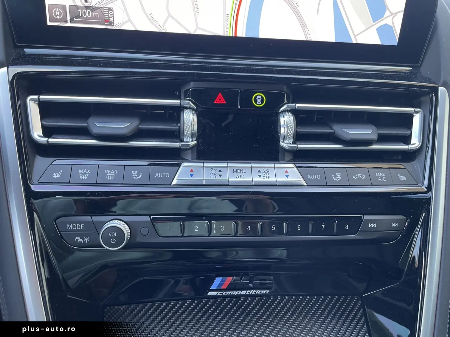 BMW M8 Competition Coupé xDrive 360  B&W Carbon ext.