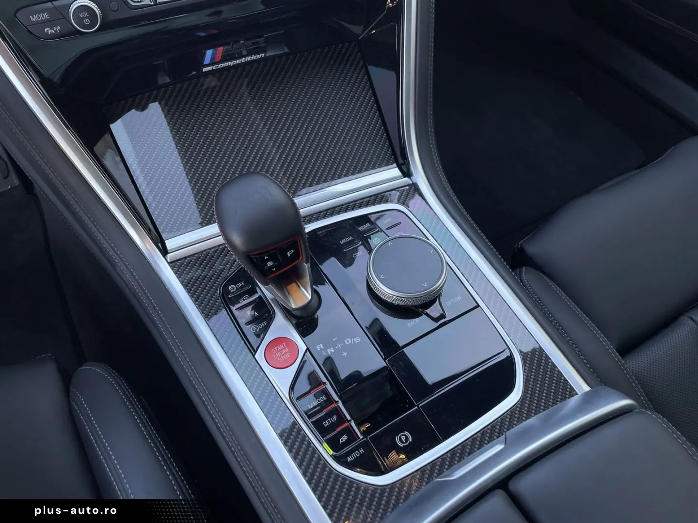 BMW M8 Competition Coupé xDrive 360  B&W Carbon ext.