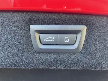 BMW M8 Competition Coupé xDrive 360  B&W Carbon ext.