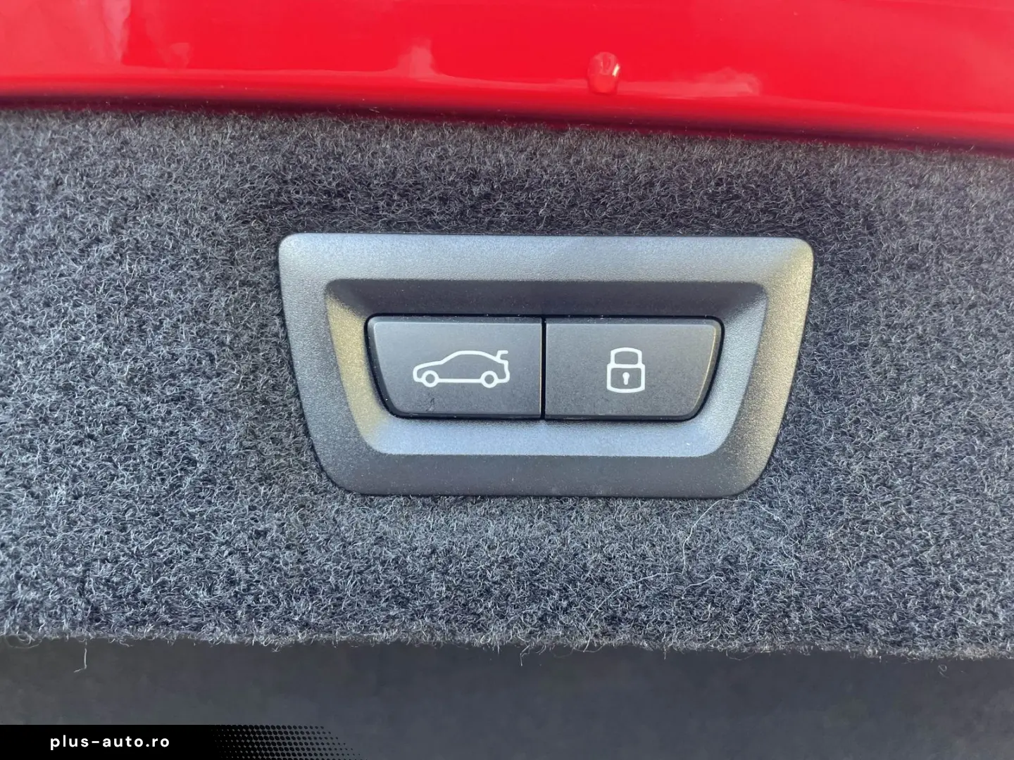 BMW M8 Competition Coupé xDrive 360  B&W Carbon ext.